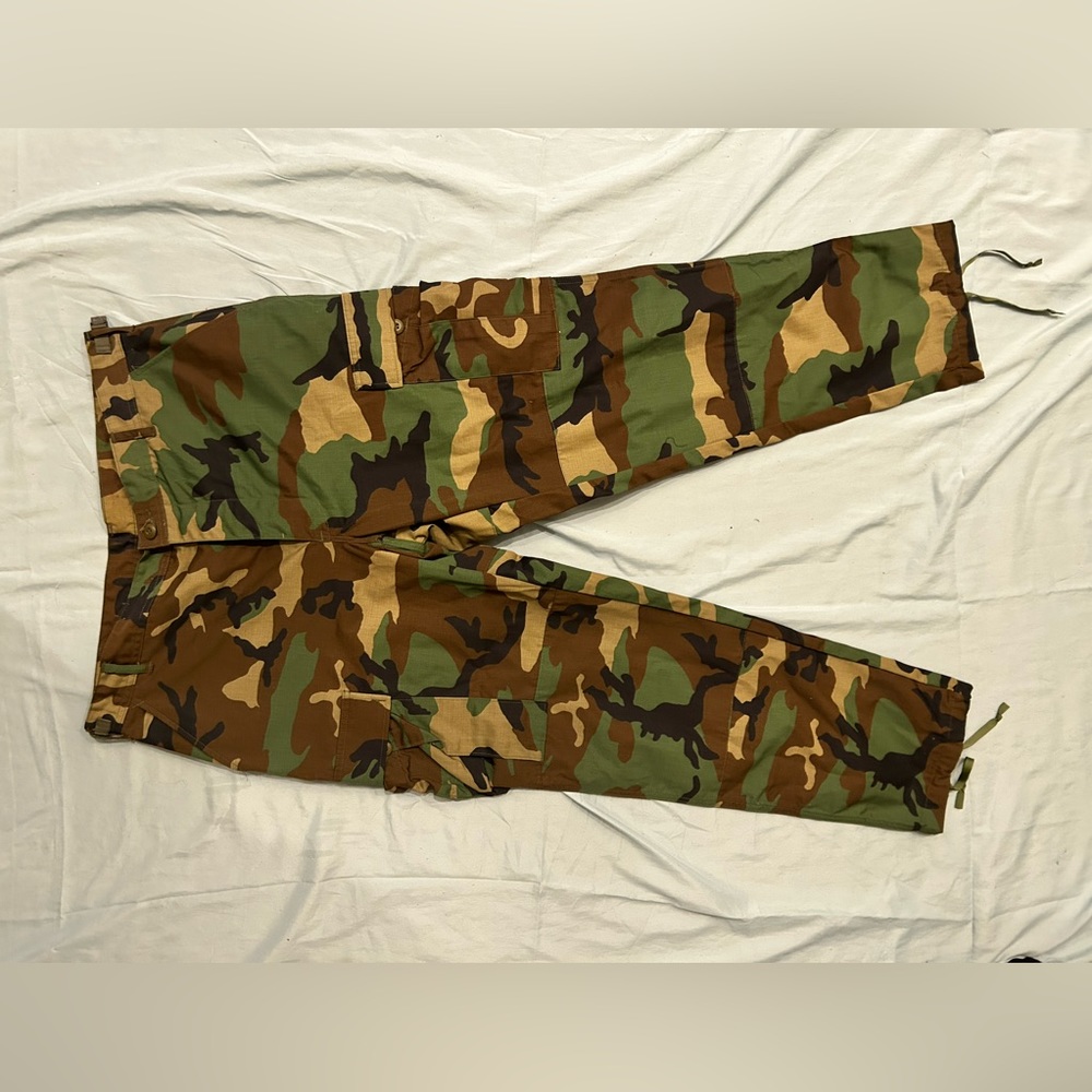 Green,brown,black yeah, fatigue pants, large pants